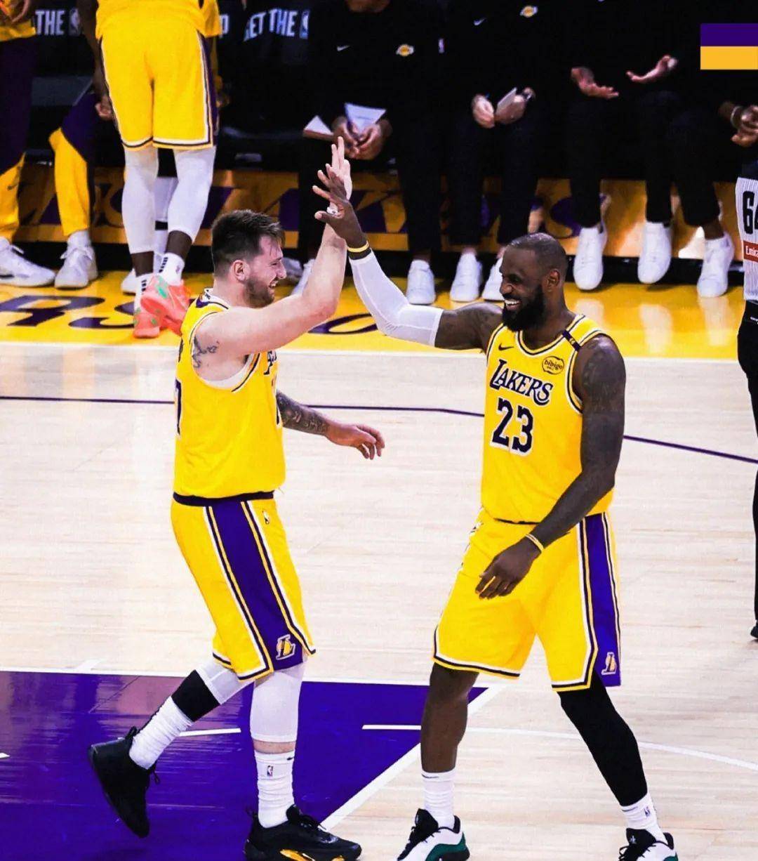 德布劳内新星回归赛场表现惊艳，湖人未来可期！